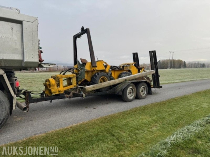 DH45 Trencher med vibrofunksjon bak og maskintralle - Construction equipment: picture 1 DH45 Trencher med vibrofunksjon bak og maskintralle - Construction equipment: picture 1