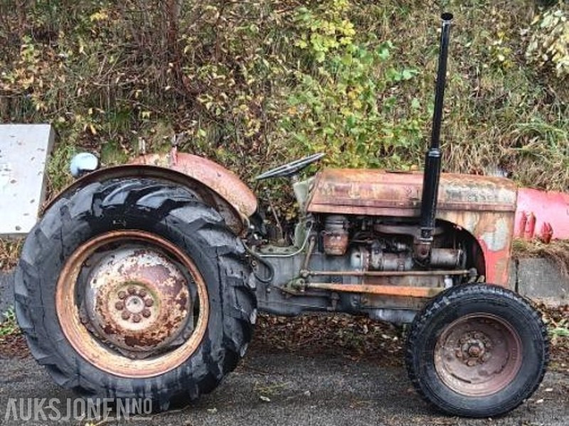 Ferguson TEF 1954 Gråtass - Farm tractor: picture 3 Ferguson TEF 1954 Gråtass - Farm tractor: picture 3