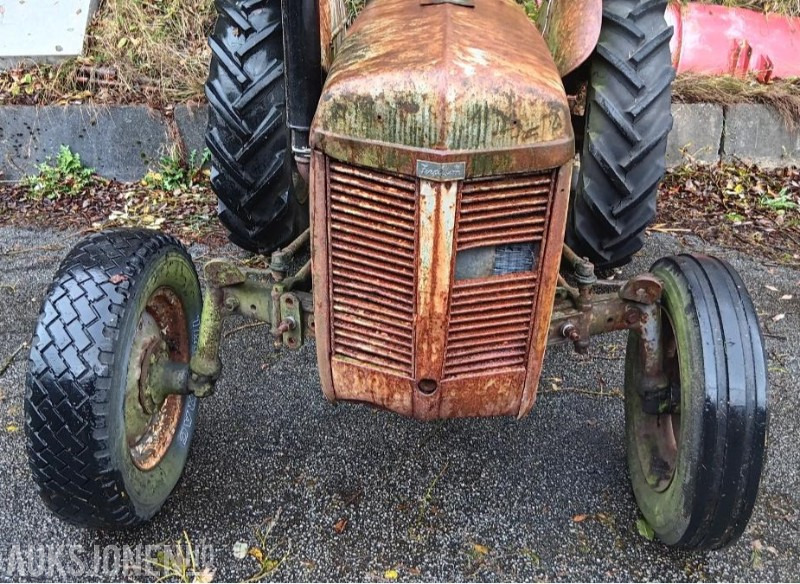 Ferguson TEF 1954 Gråtass - Farm tractor: picture 2 Ferguson TEF 1954 Gråtass - Farm tractor: picture 2