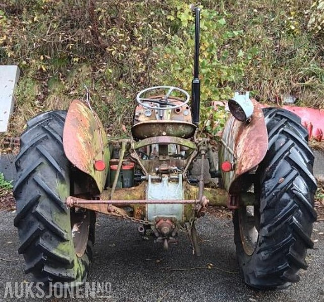 Ferguson TEF 1954 Gråtass - Farm tractor: picture 4 Ferguson TEF 1954 Gråtass - Farm tractor: picture 4