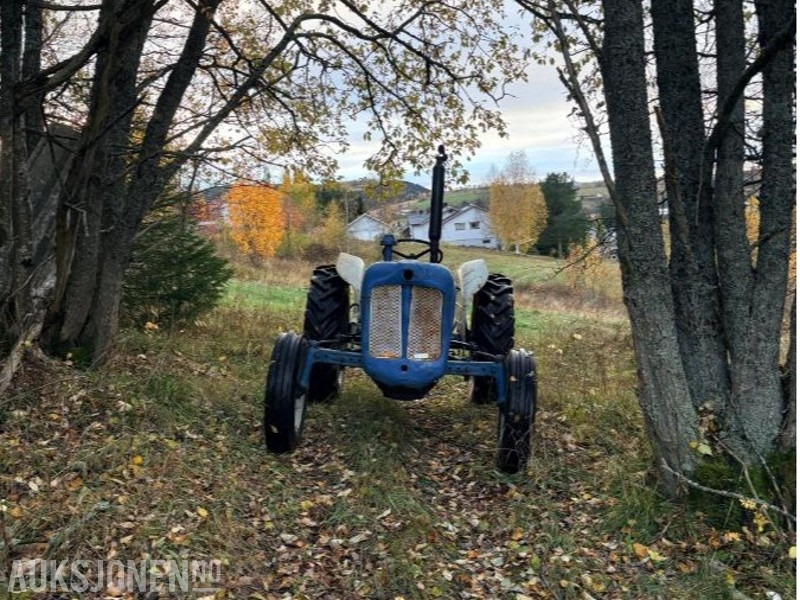 Ford dexta - Farm tractor: picture 3 Ford dexta - Farm tractor: picture 3