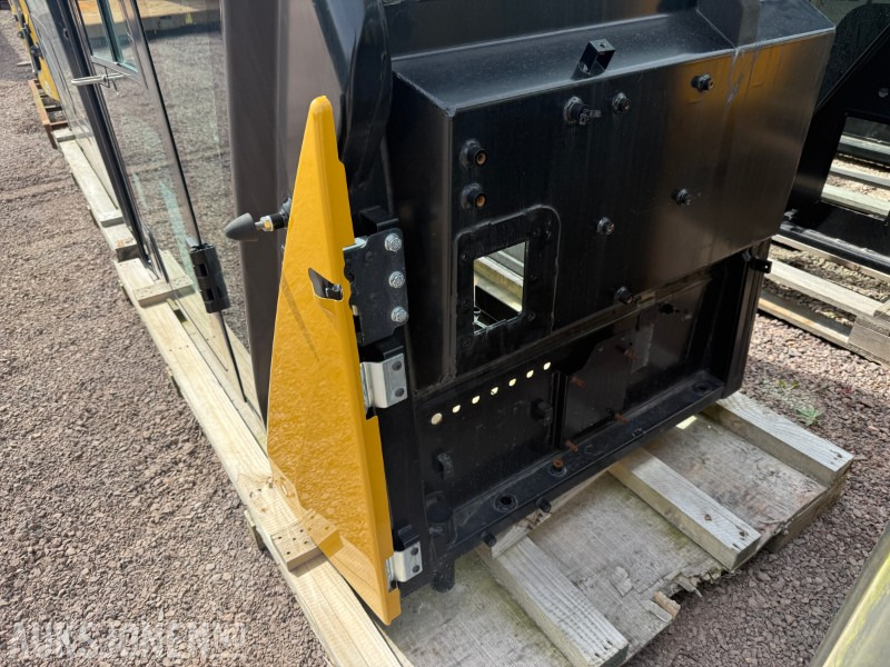 Førerhus til Cat 315 - Construction equipment: picture 5 Førerhus til Cat 315 - Construction equipment: picture 5