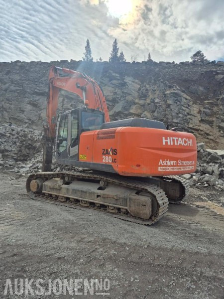 Hitachi ZX280LC Ny motor 2.500 timer siden, nye belter 1.000timer siden , Sentralsmøring, hurtigkobling, 11.600 arbeidstimer, 1 skuffe - Excavator: picture 5 Hitachi ZX280LC Ny motor 2.500 timer siden, nye belter 1.000timer siden , Sentralsmøring, hurtigkobling, 11.600 arbeidstimer, 1 skuffe - Excavator: picture 5