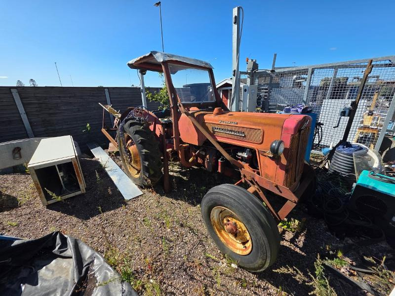 International Traktor - Farm tractor: picture 2 International Traktor - Farm tractor: picture 2