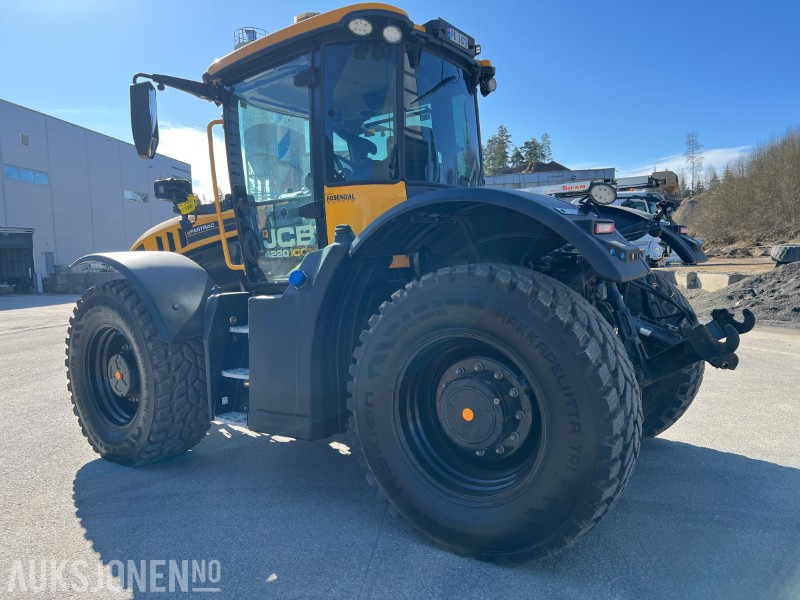 JCB 4220 Icon - Farm tractor: picture 3 JCB 4220 Icon - Farm tractor: picture 3