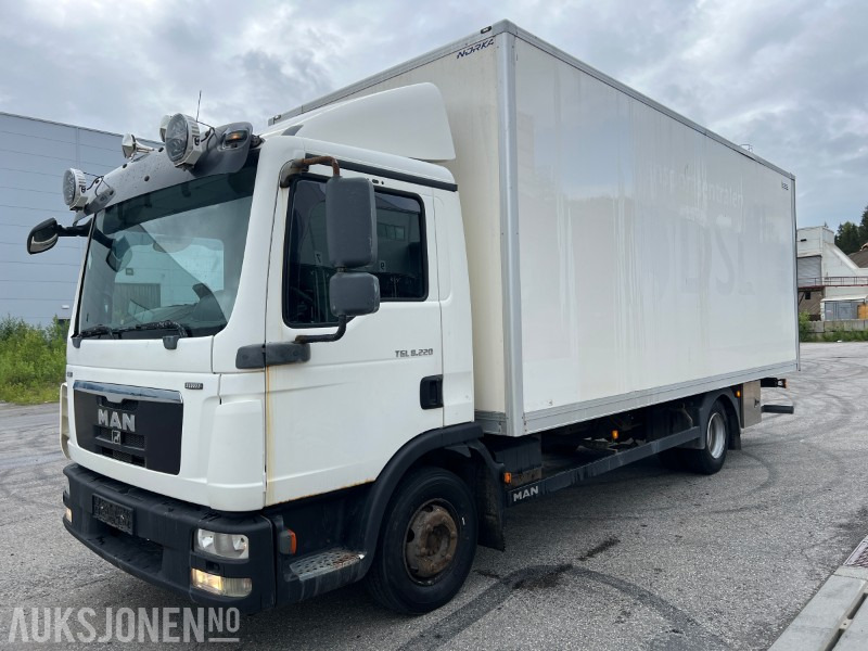 MAN TGL 8.220 15 pll med balkøfter - Box truck: picture 1 MAN TGL 8.220 15 pll med balkøfter - Box truck: picture 1