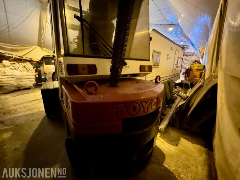 1990 Toyota 5FD40 - Truck - Timer: 9376 - Material handling equipment: picture 4 1990 Toyota 5FD40 - Truck - Timer: 9376 - Material handling equipment: picture 4