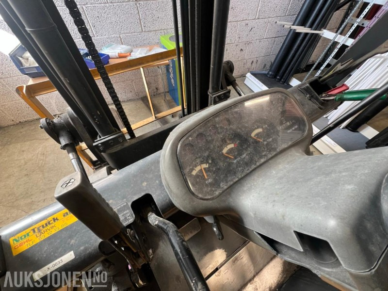1996 TCM FD-25 motvektstruck - Material handling equipment: picture 4 1996 TCM FD-25 motvektstruck - Material handling equipment: picture 4