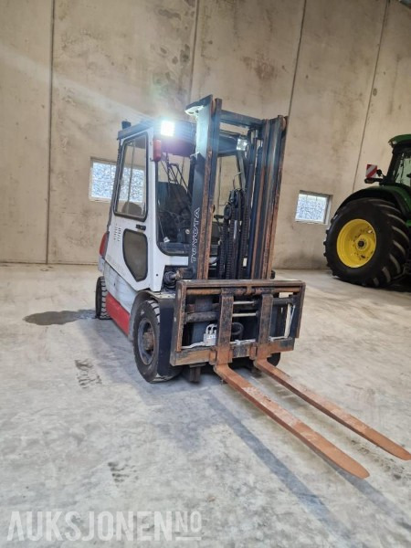 1997 Toyota 6FD25 - Diesel Gaffeltruck - Material handling equipment: picture 4 1997 Toyota 6FD25 - Diesel Gaffeltruck - Material handling equipment: picture 4