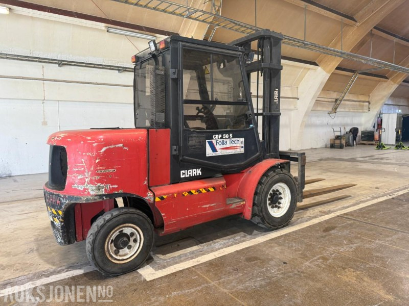 1998 Clark CDP50S gaffeltruck. - Material handling equipment: picture 5 1998 Clark CDP50S gaffeltruck. - Material handling equipment: picture 5
