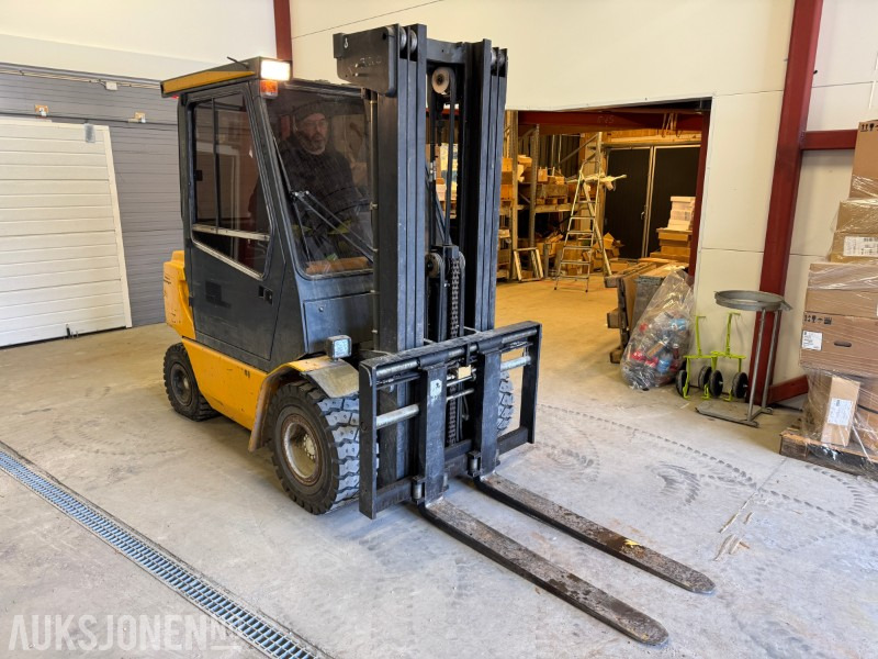 1999 Jungheinrich DFG30BK TRUCK 3000 KG LØFTEKAPASITET - Material handling equipment: picture 2 1999 Jungheinrich DFG30BK TRUCK 3000 KG LØFTEKAPASITET - Material handling equipment: picture 2