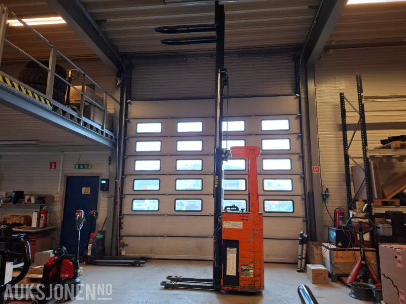 2000 Rocla TTS12 TREV5400 - 1,2 TONNS STÅSTABLER - Material handling equipment: picture 3 2000 Rocla TTS12 TREV5400 - 1,2 TONNS STÅSTABLER - Material handling equipment: picture 3