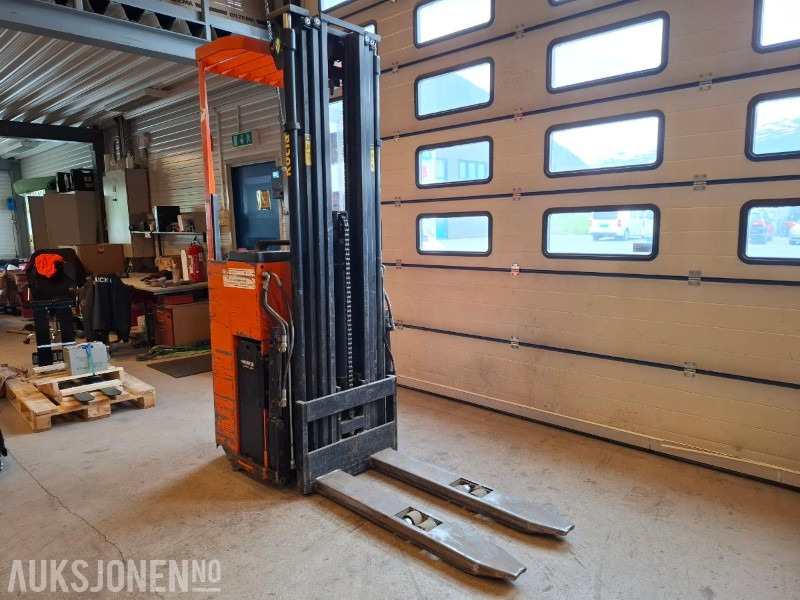 2000 Rocla TTS12 TREV5400 - 1,2 TONNS STÅSTABLER - Material handling equipment: picture 5 2000 Rocla TTS12 TREV5400 - 1,2 TONNS STÅSTABLER - Material handling equipment: picture 5