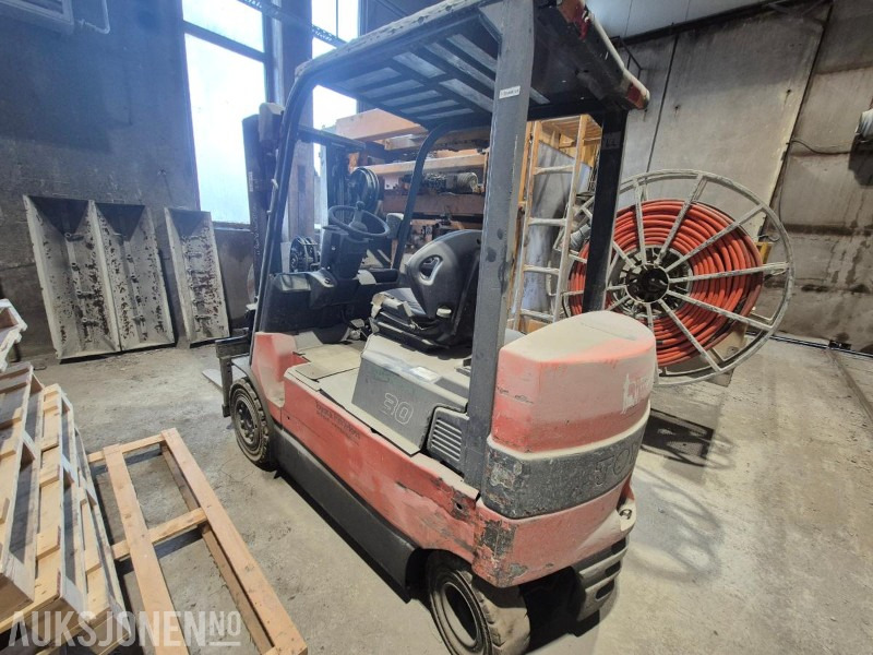 2004 Toyota 7FBMF30, elektrisk gaffeltruck, repobjekt - Material handling equipment: picture 3 2004 Toyota 7FBMF30, elektrisk gaffeltruck, repobjekt - Material handling equipment: picture 3