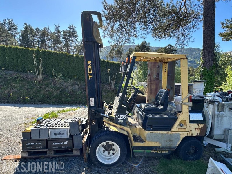 2005 TCM FHD25 Dieseltruck – Rep-objekt - Material handling equipment: picture 1 2005 TCM FHD25 Dieseltruck – Rep-objekt - Material handling equipment: picture 1