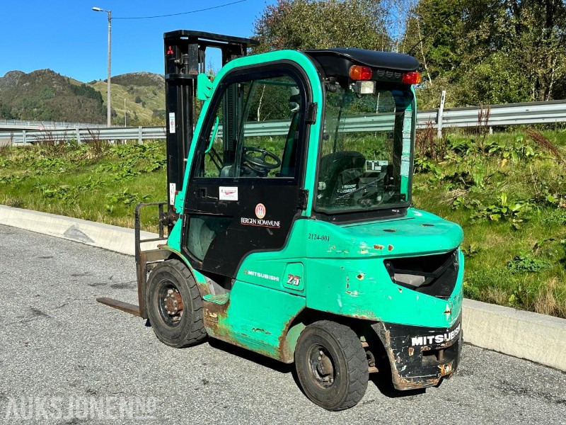 2006 Mitsubishi FD25N Dieseltruck – 2,5 tonn/nysertifisert, 1570 timer - Material handling equipment: picture 3 2006 Mitsubishi FD25N Dieseltruck – 2,5 tonn/nysertifisert, 1570 timer - Material handling equipment: picture 3