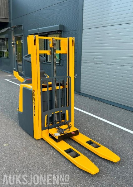 2012 Jungheinrich ERC212 - 1200 kg / 2,5 meter løftehøyde - Material handling equipment: picture 2 2012 Jungheinrich ERC212 - 1200 kg / 2,5 meter løftehøyde - Material handling equipment: picture 2