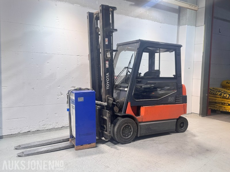 2012 Toyota 7FBMF30 Elektrisk Gaffeltruck - Material handling equipment: picture 1 2012 Toyota 7FBMF30 Elektrisk Gaffeltruck - Material handling equipment: picture 1