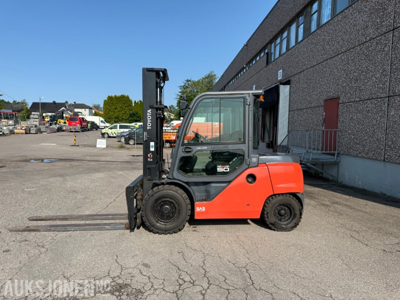 2019 Toyota 40-8FD45N Dieselmotvektstruck - KUN 1120 timer - Material handling equipment: picture 1 2019 Toyota 40-8FD45N Dieselmotvektstruck - KUN 1120 timer - Material handling equipment: picture 1