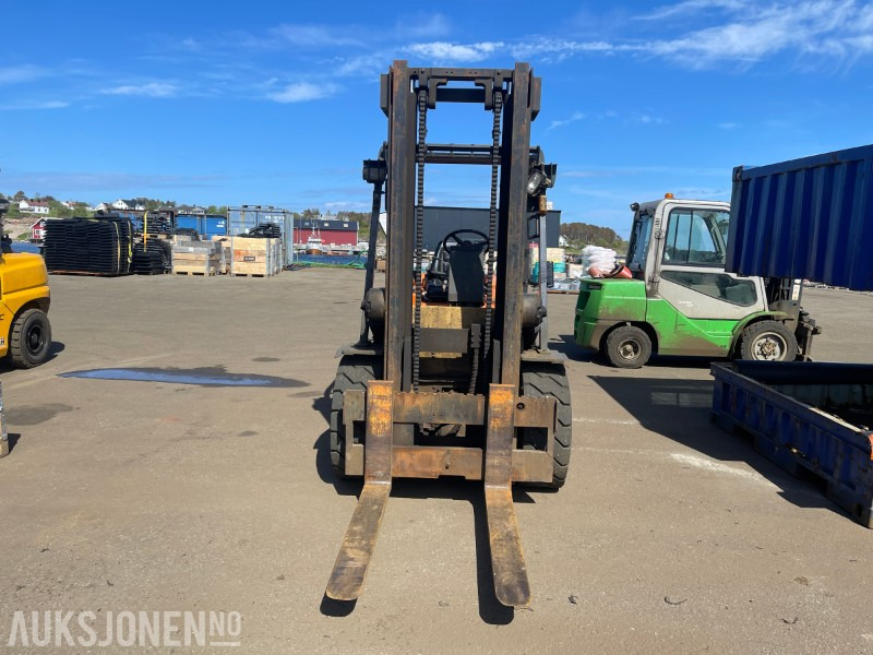 Daewoo D40S dieseltruck – 4,5 tonn – 1998 modell - Material handling equipment: picture 2 Daewoo D40S dieseltruck – 4,5 tonn – 1998 modell - Material handling equipment: picture 2