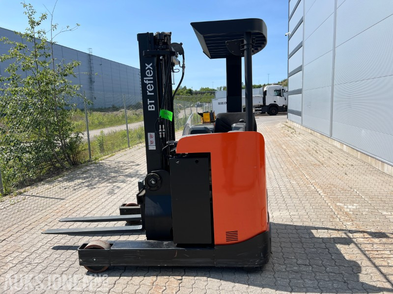 Skyvemasstruck BT RRE140 B m/lader - Material handling equipment: picture 1 Skyvemasstruck BT RRE140 B m/lader - Material handling equipment: picture 1