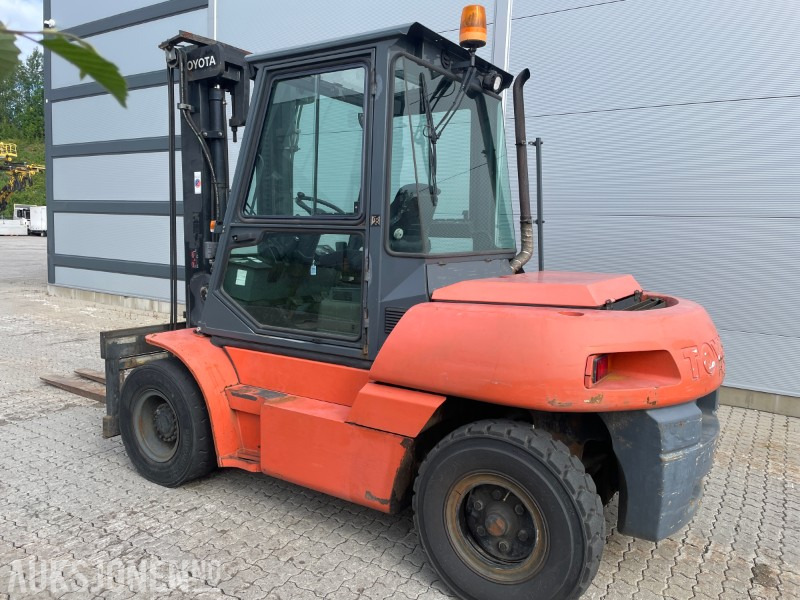 Toyota Tonero 5FD70 7T - Material handling equipment: picture 2 Toyota Tonero 5FD70 7T - Material handling equipment: picture 2
