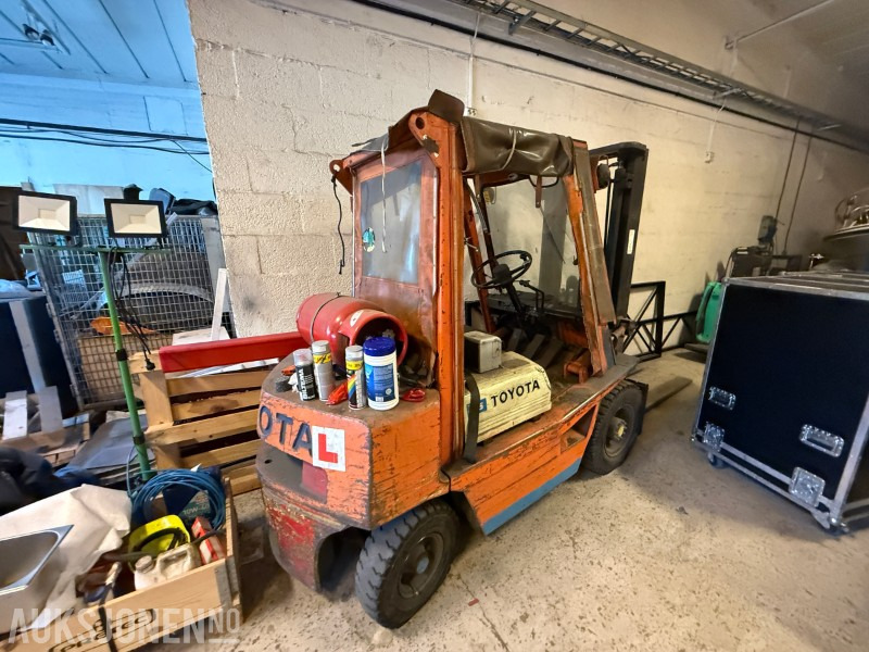 Toyota propangaffeltruck/Repobjekt - Material handling equipment: picture 3 Toyota propangaffeltruck/Repobjekt - Material handling equipment: picture 3