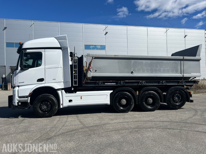 Mercedes-Benz Arocs 3253 Tridem krokbil brøyte rigget - Hook lift truck: picture 2 Mercedes-Benz Arocs 3253 Tridem krokbil brøyte rigget - Hook lift truck: picture 2