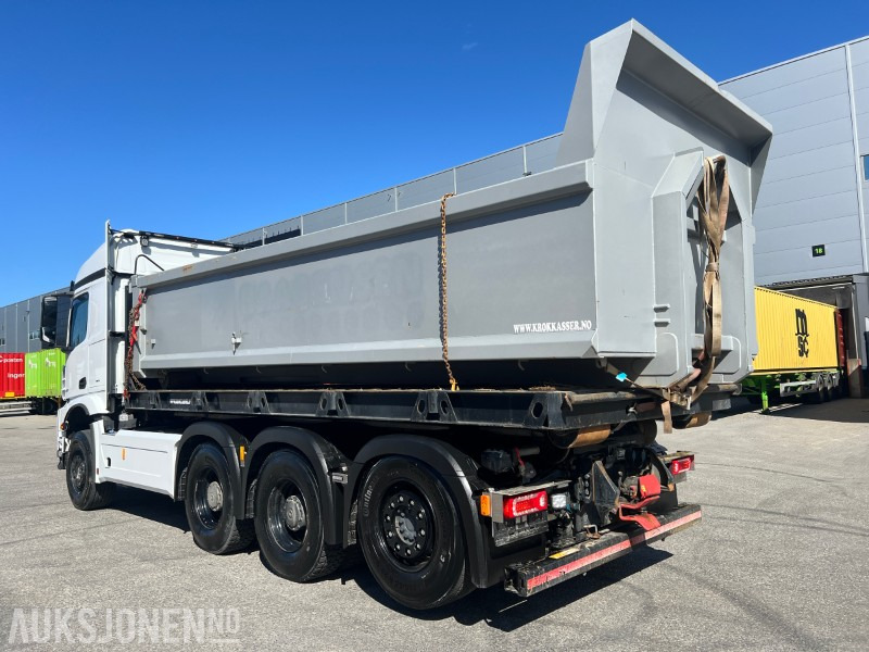 Mercedes-Benz Arocs 3253 Tridem krokbil brøyte rigget - Hook lift truck: picture 3 Mercedes-Benz Arocs 3253 Tridem krokbil brøyte rigget - Hook lift truck: picture 3