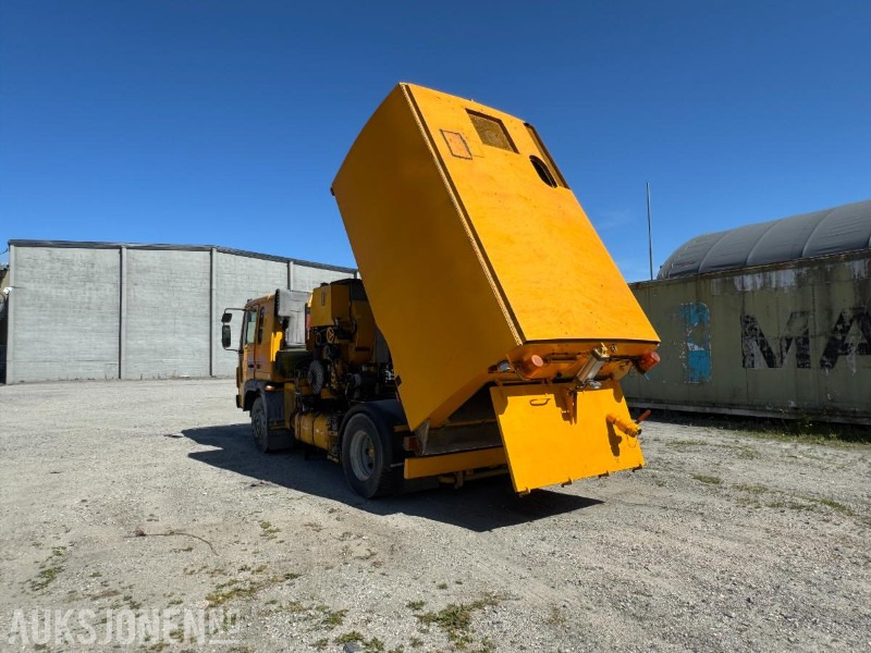 1998 Volvo FL614 feiebil m/ Johnston-Beam S5000 | 135 965 km | 4 638 t | Automat - Municipal/ Special vehicle: picture 5 1998 Volvo FL614 feiebil m/ Johnston-Beam S5000 | 135 965 km | 4 638 t | Automat - Municipal/ Special vehicle: picture 5
