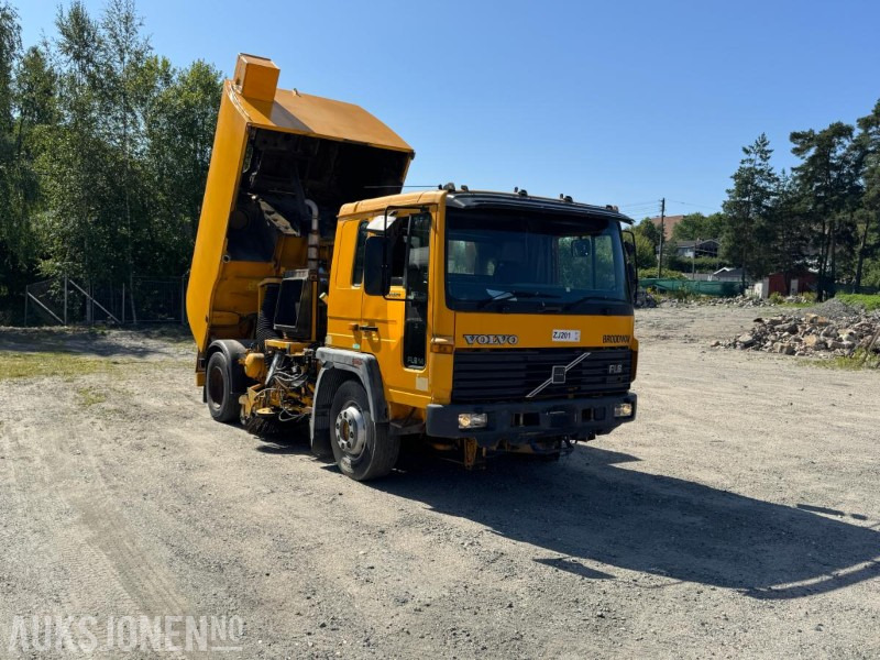 1998 Volvo FL614 feiebil m/ Johnston-Beam S5000 | 135 965 km | 4 638 t | Automat - Municipal/ Special vehicle: picture 2 1998 Volvo FL614 feiebil m/ Johnston-Beam S5000 | 135 965 km | 4 638 t | Automat - Municipal/ Special vehicle: picture 2