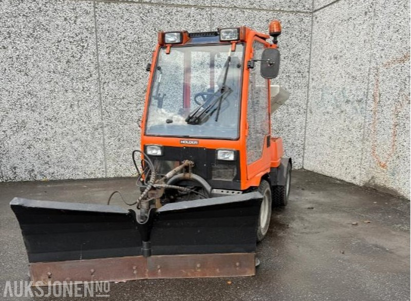 2002 Holder C240 Traktorregistrert redskapsbærer med 4x4 brøyteskjær og strøer - Municipal/ Special vehicle: picture 4 2002 Holder C240 Traktorregistrert redskapsbærer med 4x4 brøyteskjær og strøer - Municipal/ Special vehicle: picture 4