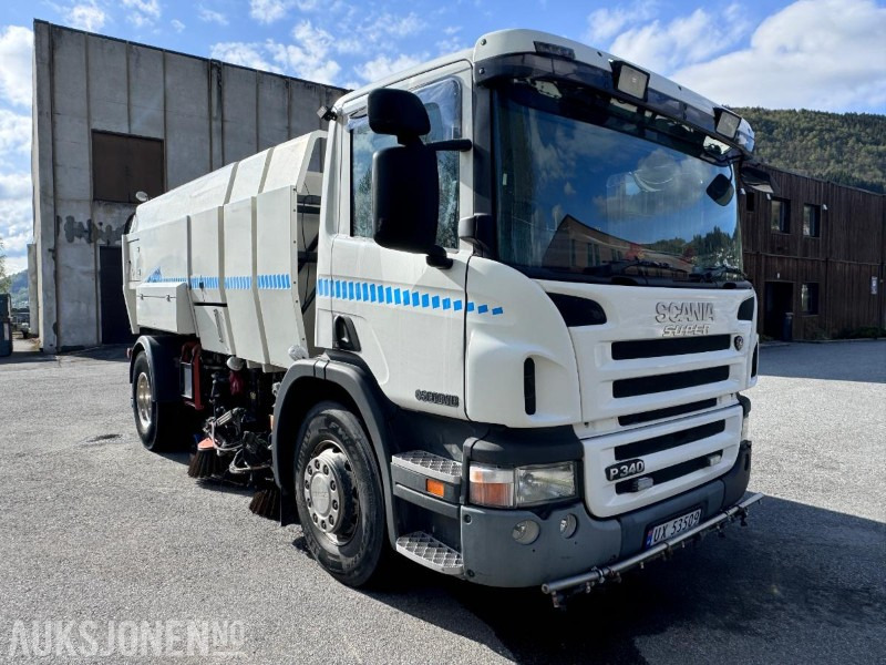 2006 Scania P340 DB - 4X2 - HNA Feiebil - Gått kun 99.688 km - Municipal/ Special vehicle: picture 3 2006 Scania P340 DB - 4X2 - HNA Feiebil - Gått kun 99.688 km - Municipal/ Special vehicle: picture 3