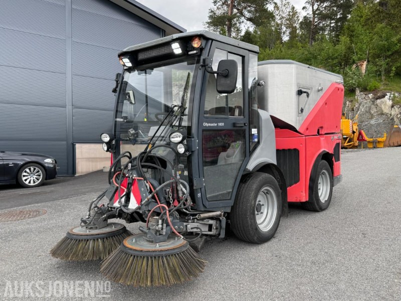 2018 Hako Citymaster 1600 - Vei, gate og gulv feiemaskin - Redskapsbærer med kosteaggregat for gang/vei og børsteaggregat for gulv - Municipal/ Special vehicle: picture 1 2018 Hako Citymaster 1600 - Vei, gate og gulv feiemaskin - Redskapsbærer med kosteaggregat for gang/vei og børsteaggregat for gulv - Municipal/ Special vehicle: picture 1