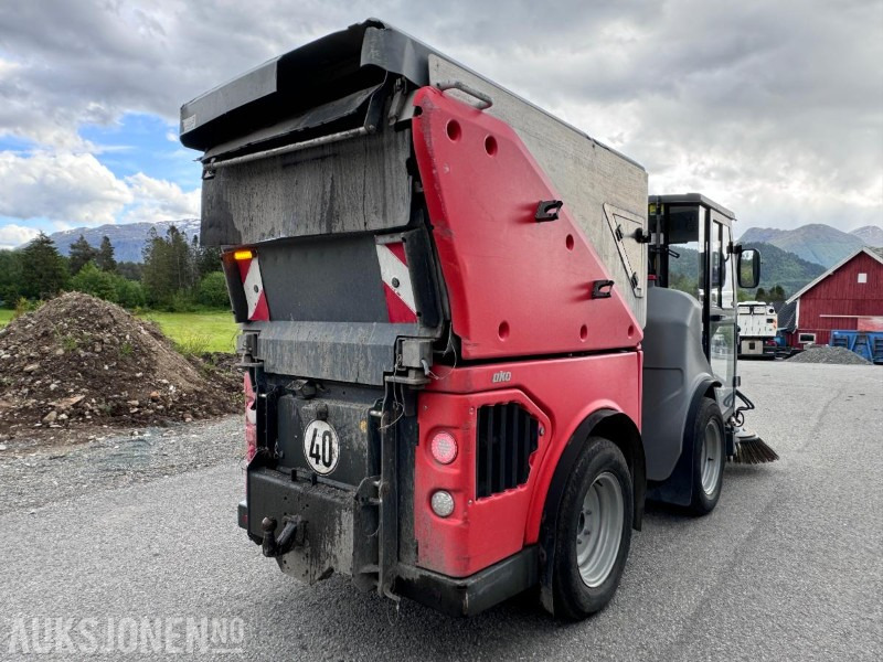 2018 Hako Citymaster 1600 - Vei, gate og gulv feiemaskin - Redskapsbærer med kosteaggregat for gang/vei og børsteaggregat for gulv - Municipal/ Special vehicle: picture 4 2018 Hako Citymaster 1600 - Vei, gate og gulv feiemaskin - Redskapsbærer med kosteaggregat for gang/vei og børsteaggregat for gulv - Municipal/ Special vehicle: picture 4