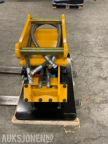 NY HENIMA VIBROPLATE TIL 4-9 TONNS GRAVEMASKIN S50 FESTE M/GARANTI - Roller: picture 5 NY HENIMA VIBROPLATE TIL 4-9 TONNS GRAVEMASKIN S50 FESTE M/GARANTI - Roller: picture 5