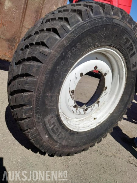 Nokian dekk til New Holland - Farm tractor: picture 1 Nokian dekk til New Holland - Farm tractor: picture 1