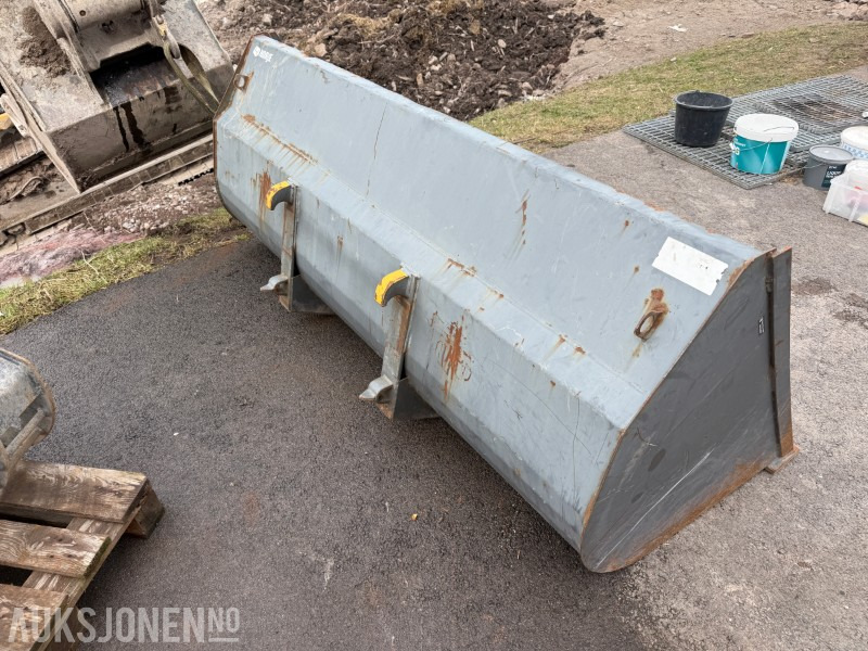 Norje universalskuffe 1300L - Construction equipment: picture 5 Norje universalskuffe 1300L - Construction equipment: picture 5