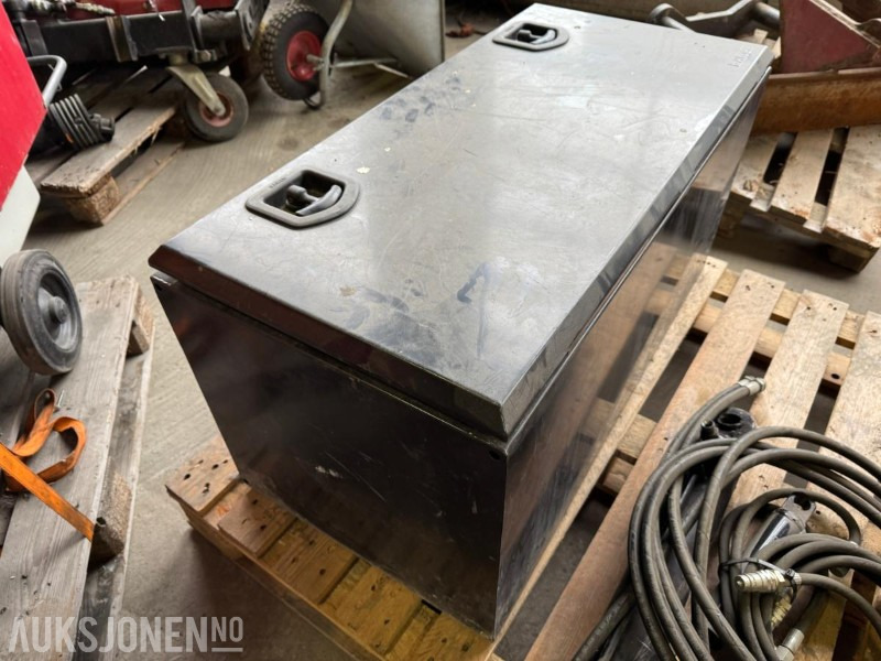 Oppbevaringkasse med lås - Construction equipment: picture 1 Oppbevaringkasse med lås - Construction equipment: picture 1