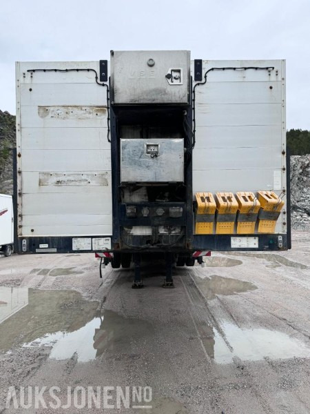 2019 Carnehl CSTV 40-60 - 4 akslet maskinsemi - Manuelt uttrekk - Hydraulisk bredding - Støttelabber bak - Fjernstyring - Trailer: picture 2 2019 Carnehl CSTV 40-60 - 4 akslet maskinsemi - Manuelt uttrekk - Hydraulisk bredding - Støttelabber bak - Fjernstyring - Trailer: picture 2