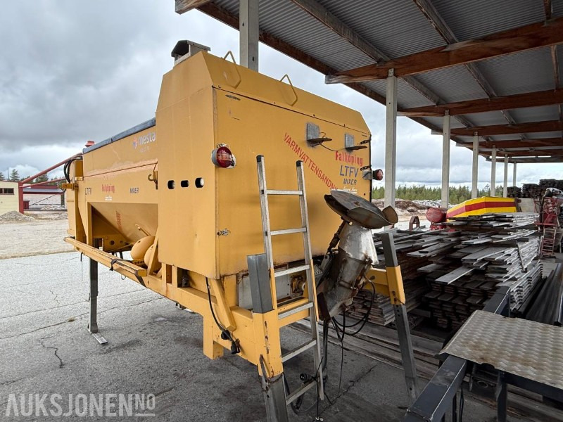 2001 Falköping C-7 LTFV Mixer fast sand spreder - Truck: picture 3 2001 Falköping C-7 LTFV Mixer fast sand spreder - Truck: picture 3