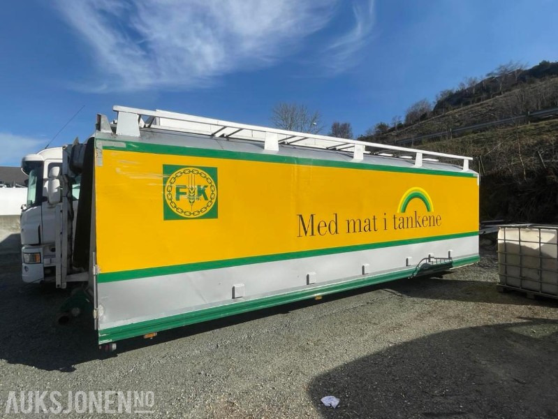 2005 Tank til mel og korn - Bulk-transport - 35 000 liter - Tipp kydraulikk - 7 rom - Kamera - Sluser - Hjelperamme. - Truck: picture 3 2005 Tank til mel og korn - Bulk-transport - 35 000 liter - Tipp kydraulikk - 7 rom - Kamera - Sluser - Hjelperamme. - Truck: picture 3