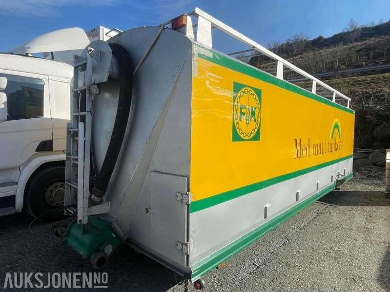 2005 Tank til mel og korn - Bulk-transport - 35 000 liter - Tipp kydraulikk - 7 rom - Kamera - Sluser - Hjelperamme. - Truck: picture 5 2005 Tank til mel og korn - Bulk-transport - 35 000 liter - Tipp kydraulikk - 7 rom - Kamera - Sluser - Hjelperamme. - Truck: picture 5
