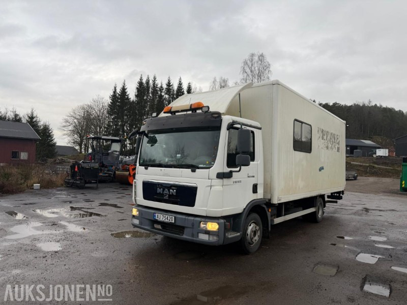 2011 MAN JF/MAN KST01 Lasterom med baklem og Mannskapsrom - Truck: picture 1 2011 MAN JF/MAN KST01 Lasterom med baklem og Mannskapsrom - Truck: picture 1