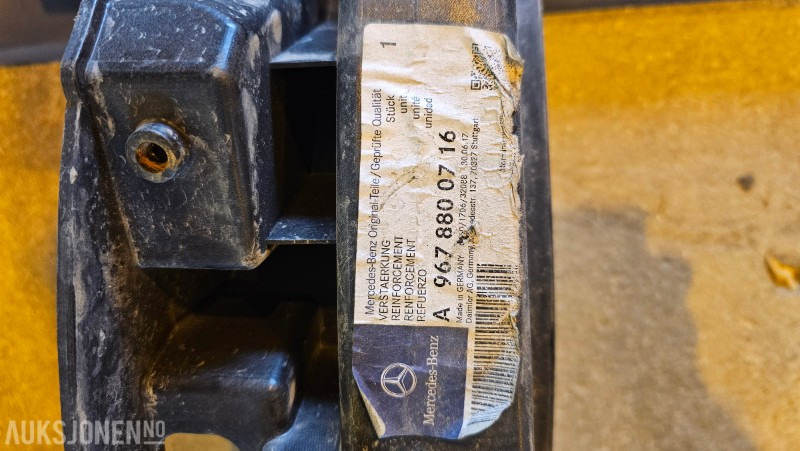 3 paller ned assosierte ubrukte deler til Mercedes-Benz - Truck: picture 3 3 paller ned assosierte ubrukte deler til Mercedes-Benz - Truck: picture 3