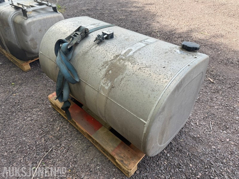 Dieseltank fra Volvo 750 - Truck: picture 4 Dieseltank fra Volvo 750 - Truck: picture 4