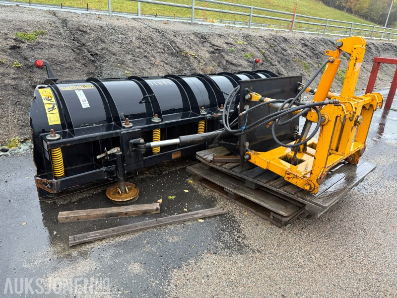Gradmeko Plog med Markeringslys, Paralellogram og Fjærbelastet slitestål - Truck: picture 4 Gradmeko Plog med Markeringslys, Paralellogram og Fjærbelastet slitestål - Truck: picture 4