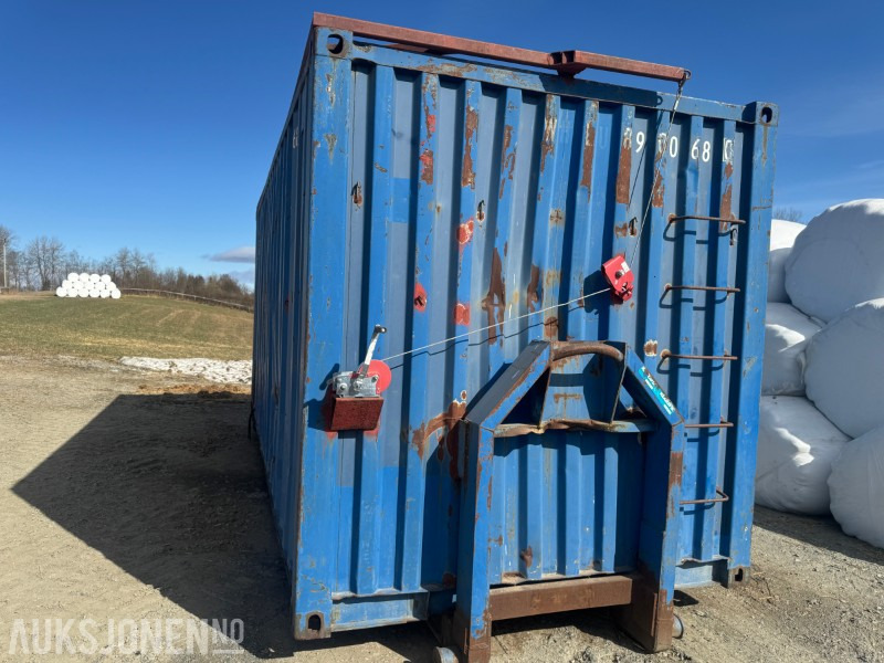 Uniteam 20 fot container på krokramme uten tak og med opplegg for å kunne sveive over presenning eller nett. - Hook lift truck: picture 3 Uniteam 20 fot container på krokramme uten tak og med opplegg for å kunne sveive over presenning eller nett. - Hook lift truck: picture 3