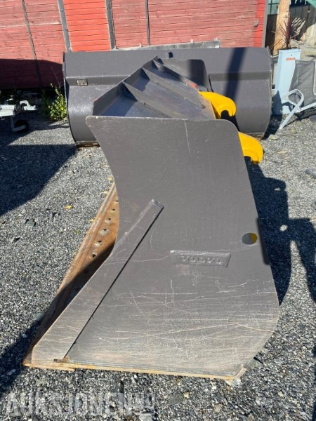 Volvo Skuffe nesten ny 2,20 - Wheel loader: picture 1 Volvo Skuffe nesten ny 2,20 - Wheel loader: picture 1
