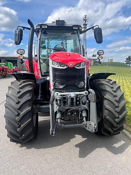 Massey Ferguson MF 6S145 Dyna-VT Exclusive - Farm tractor: picture 2 Massey Ferguson MF 6S145 Dyna-VT Exclusive - Farm tractor: picture 2